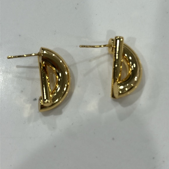 BHELMI NEW
Cupid Love Earrings - Picture 4 of 4